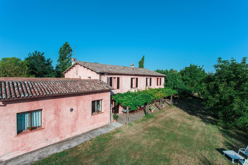 Agriturismo Il Pettirosso Guest House Forli Exterior photo